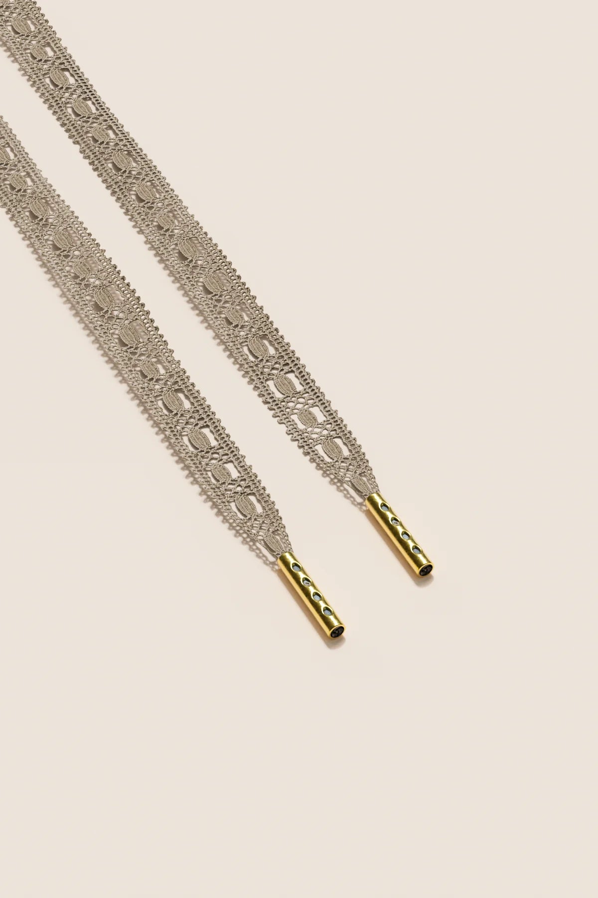 Senkels Bone White Crochet Shoelaces with Gold Aglets