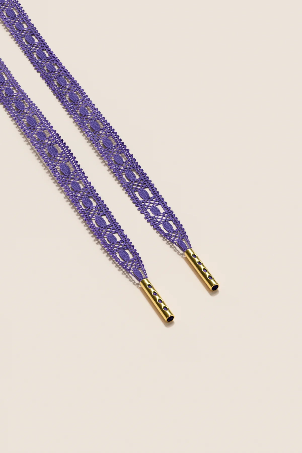 Senkels Lilac Crochet Shoelaces with Gold Aglets