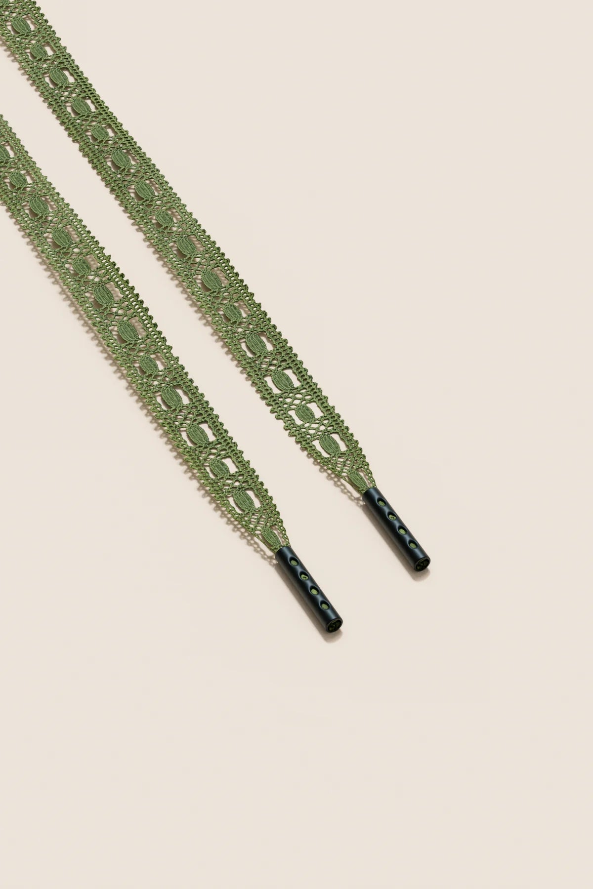 Senkels Olive Green Crochet Shoelaces with Black Matte Aglets