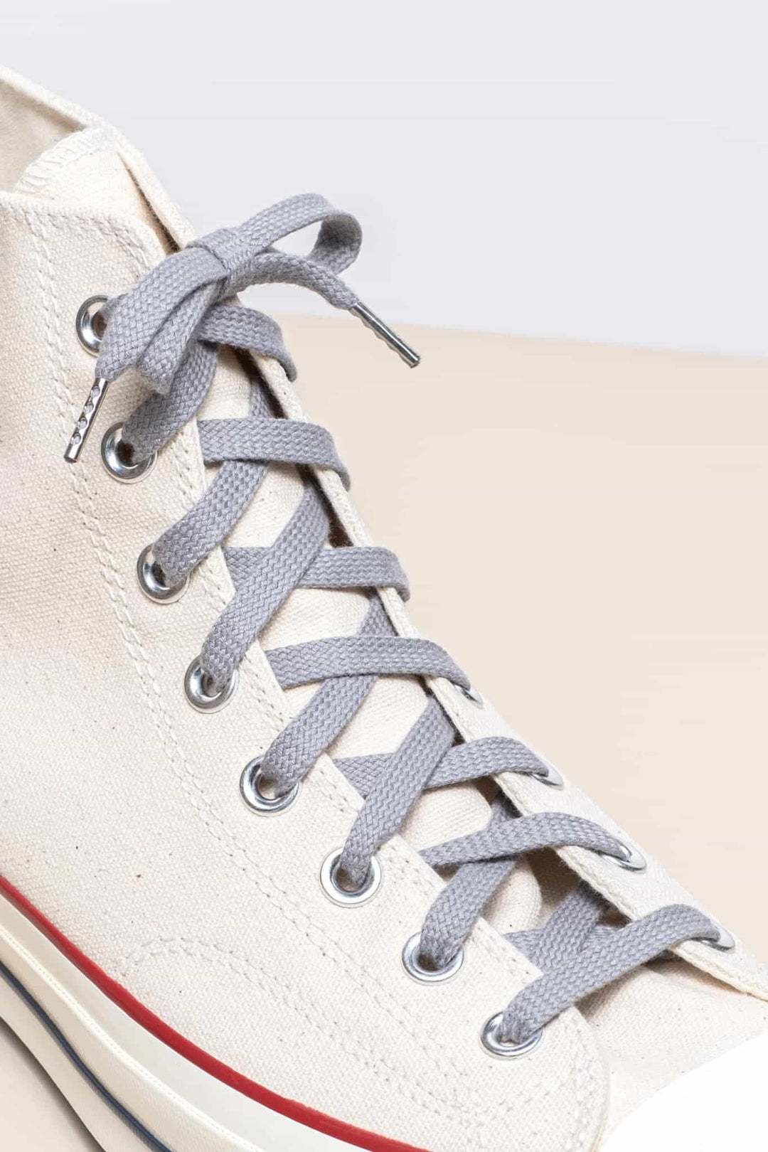 aluminium grey sneaker laces from Senkels. Organic cotton shoelaces for converse, vans and more sneaker brands