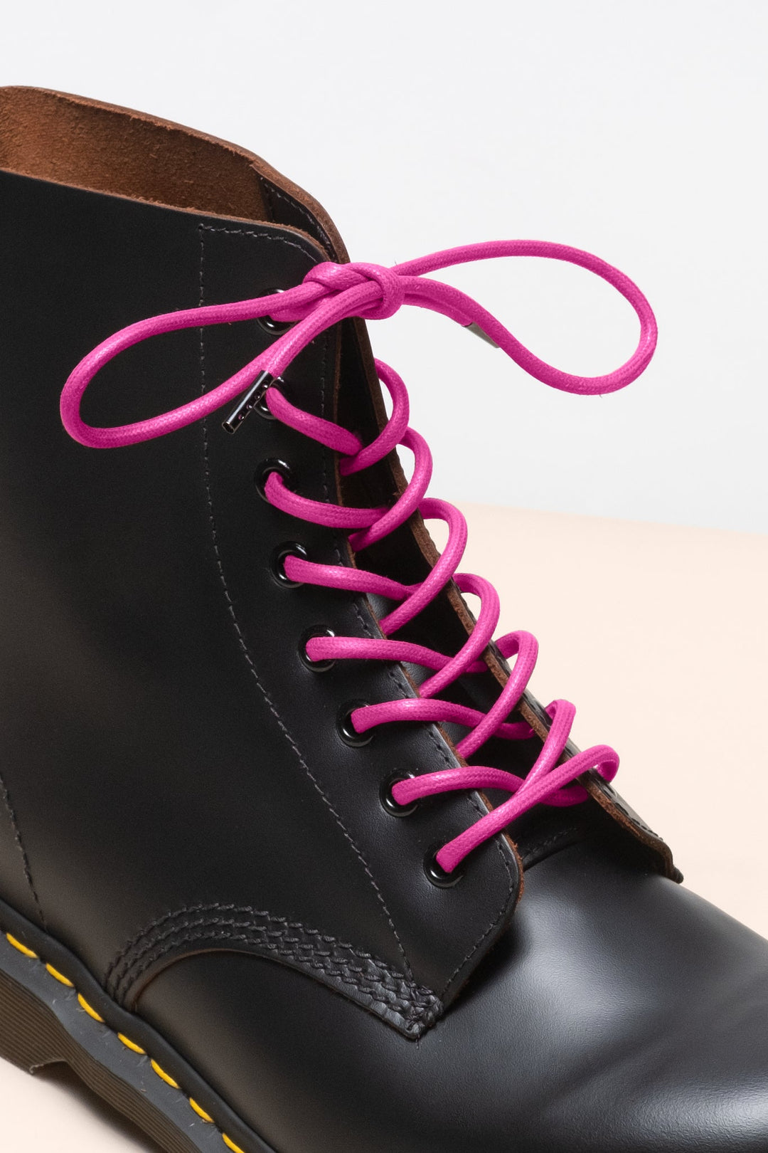 Hibiscus - 4mm round waxed shoelaces for boots and shoes made from 100% organic cotton - Senkels