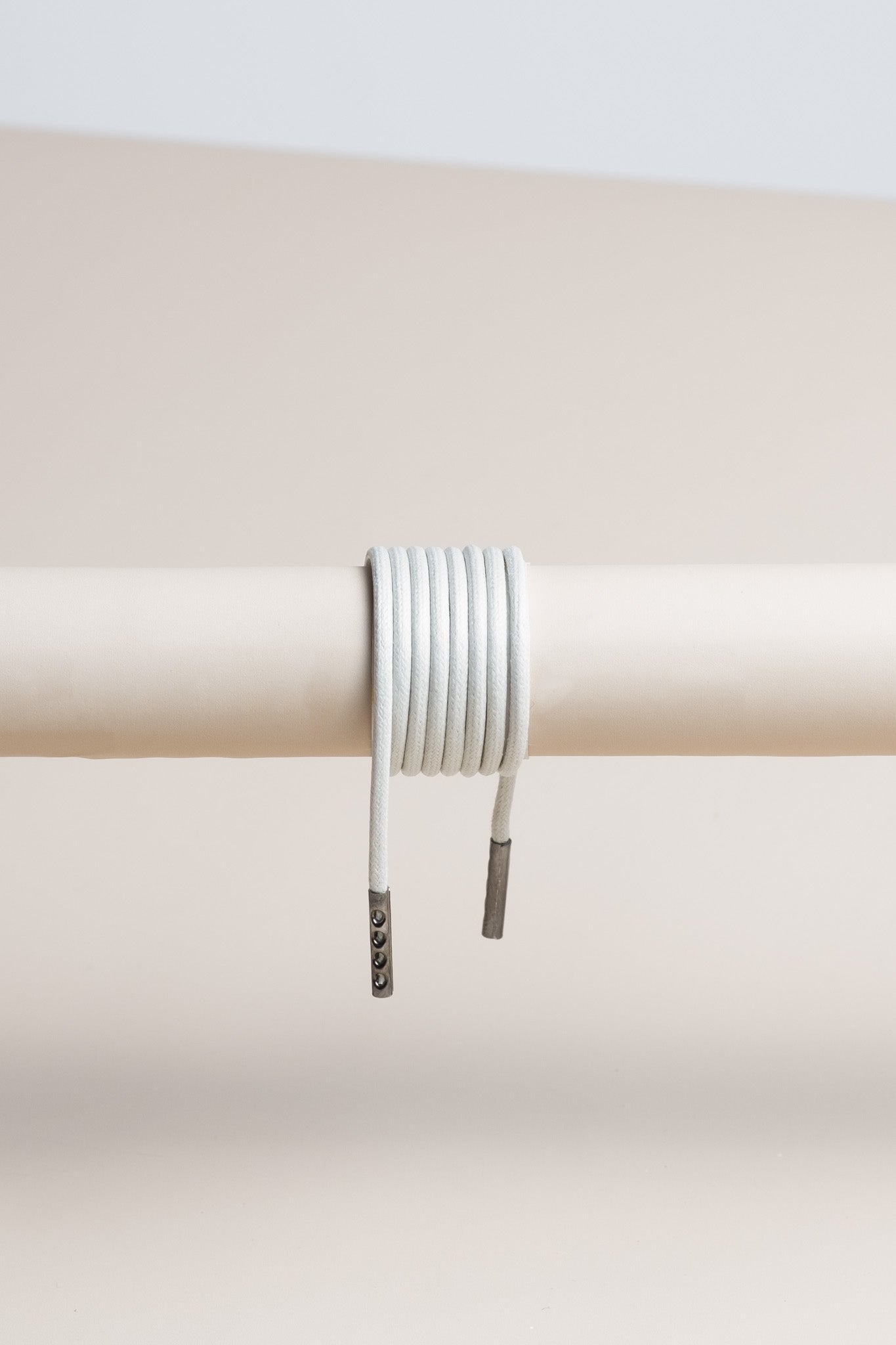 Light Grey - Round Waxed Shoelaces | Senkels